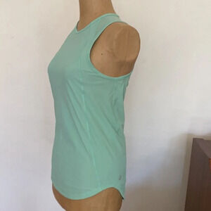 𝅺Lululemon sz 2 turquoise tank top with cutout
